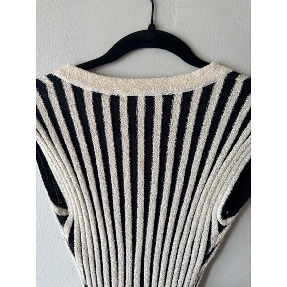 Commense Knit Button Up Top Women’s Size Medium Striped Textured Stretch Modern - Picture 3 of 8